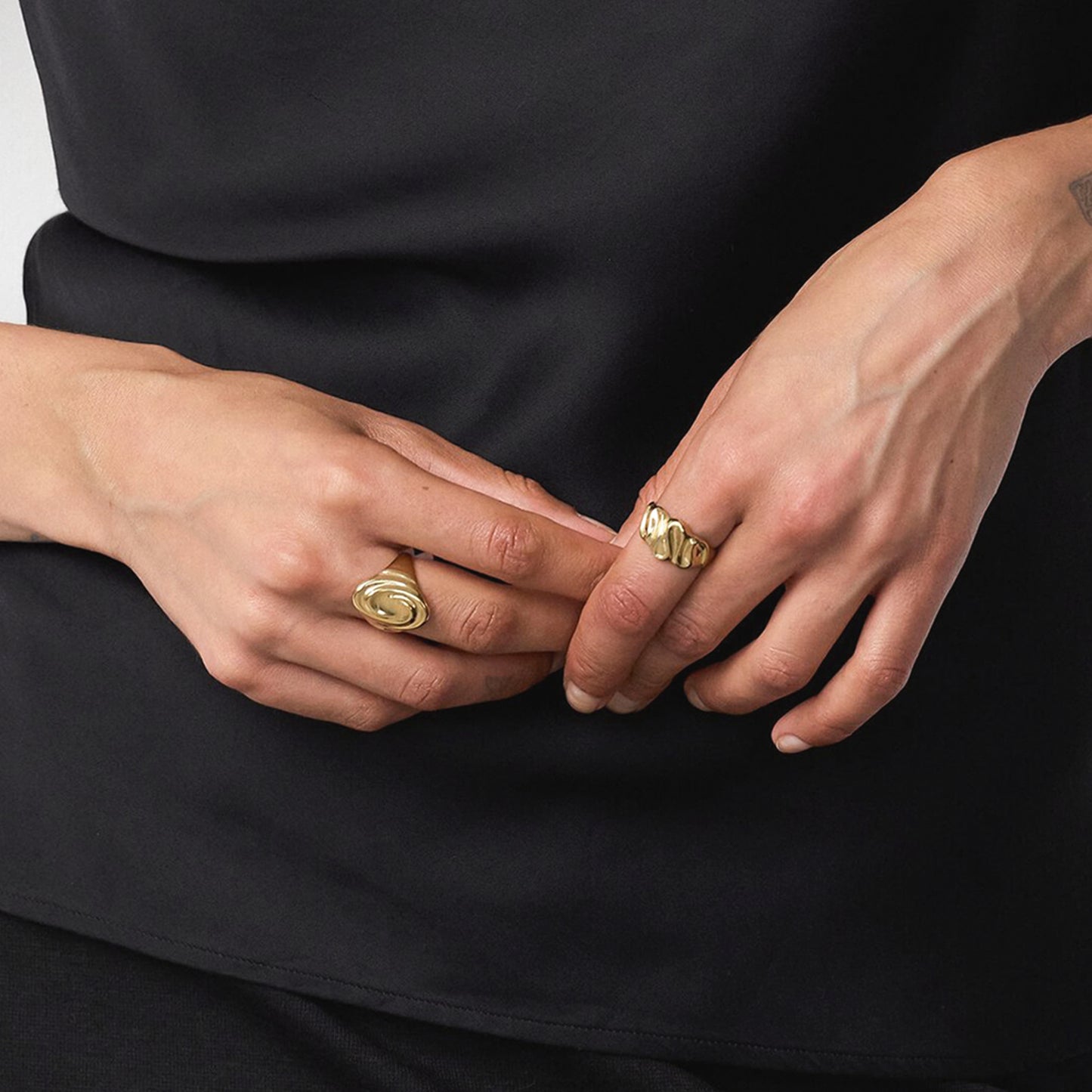 ONDINE OVAL RING GOLD