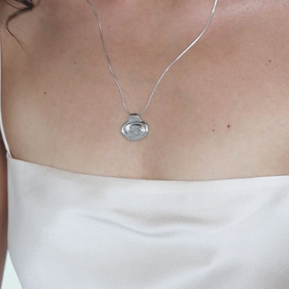 ONDINE ROUND PENDANT NECKLACE SILVER